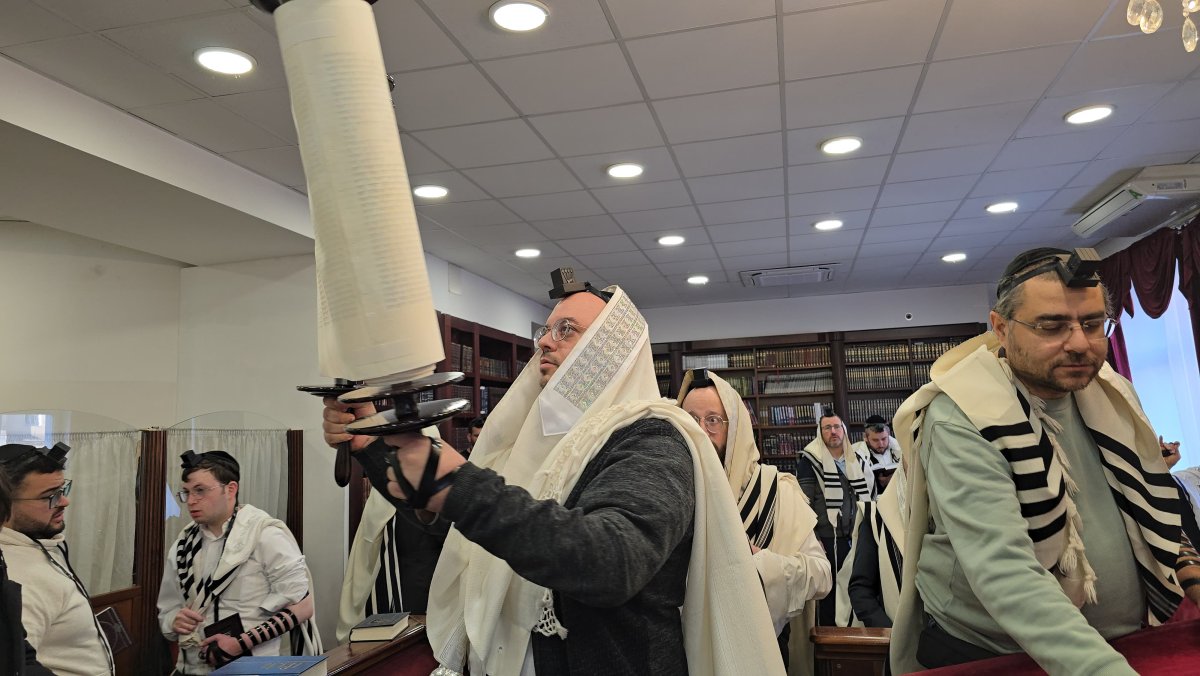 באדיבות המצלם
