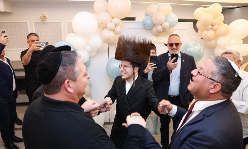 יועץ התקשורת ערך ברית לבנו הבכור; צמרת המשטרה והתקשורת התייצבה