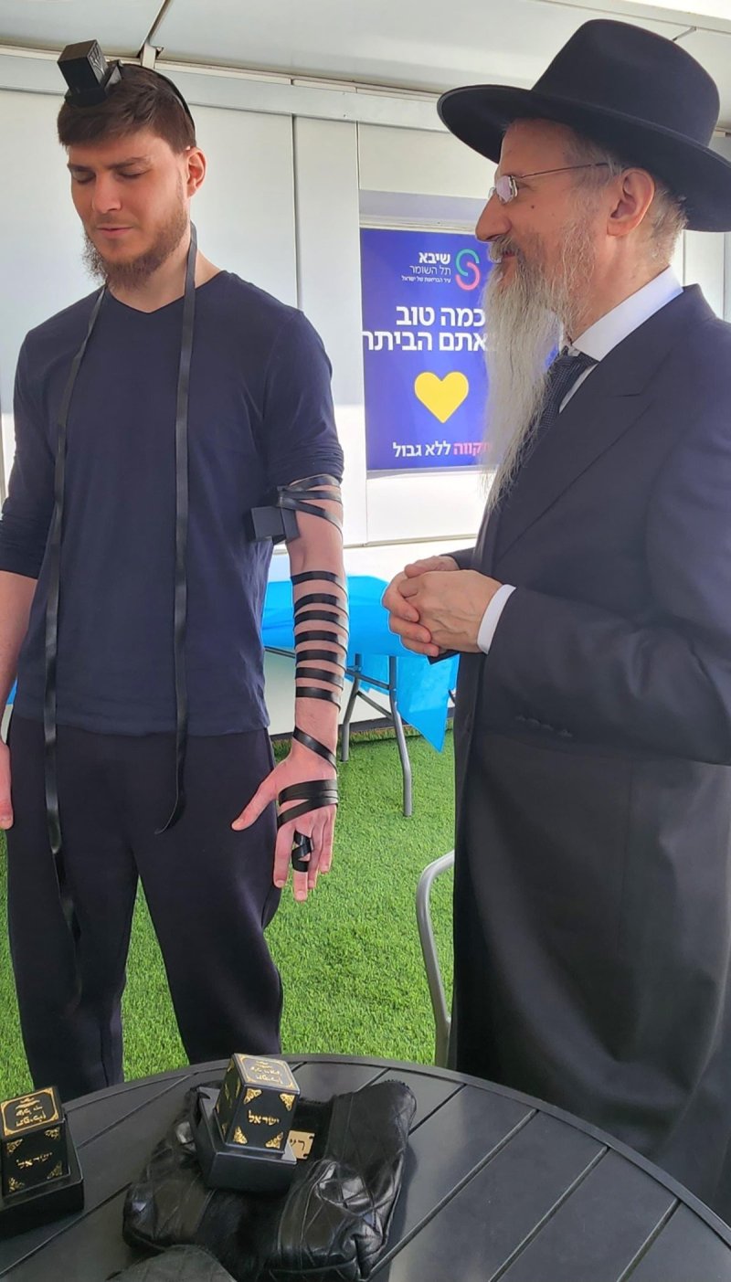 באדיבות המצלם