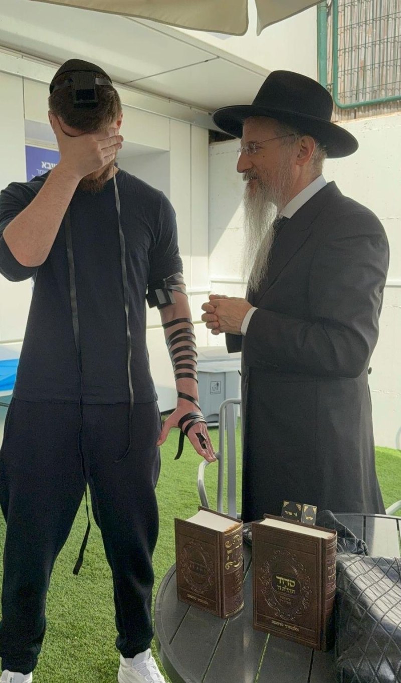 באדיבות המצלם