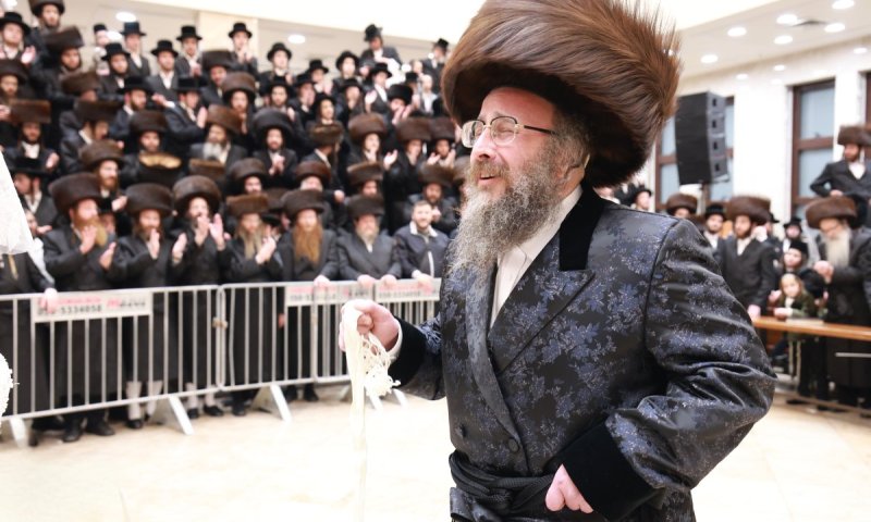 תיעוד: שמחת החתונה הגדולה בביאלא בית שמש