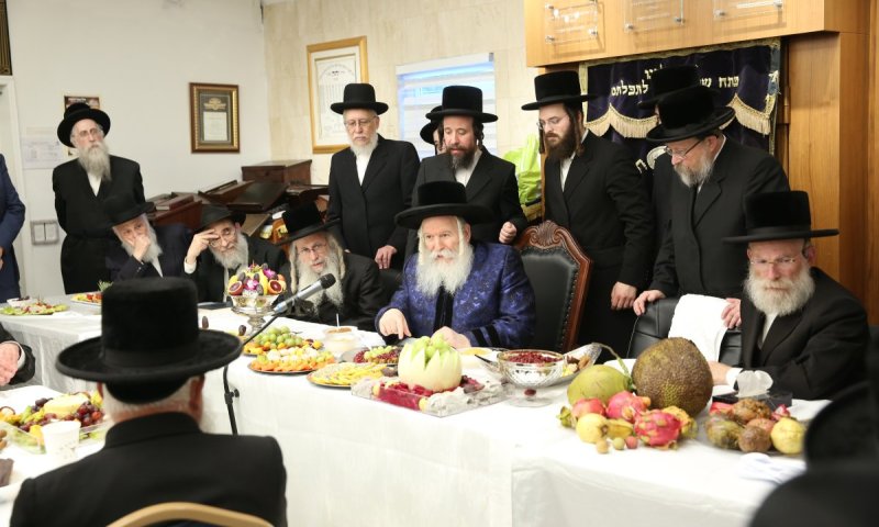 פלורידה: האדמו"ר מבאבוב ערך את הטיש במקום הנופש