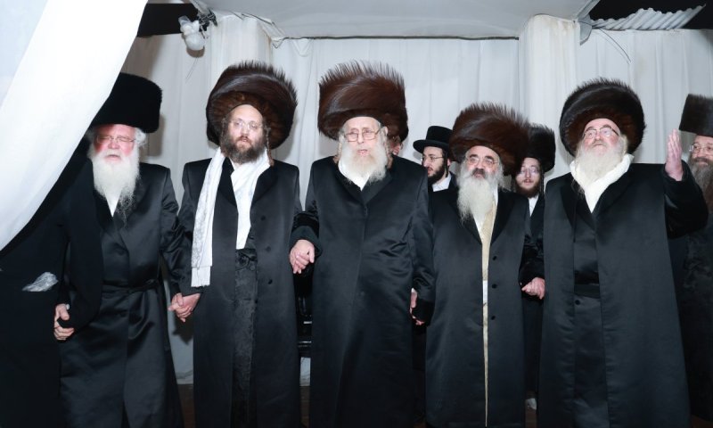 שמחת החתונה בחצרות קאמרנא - לעלוב ירושלים - ביאלא