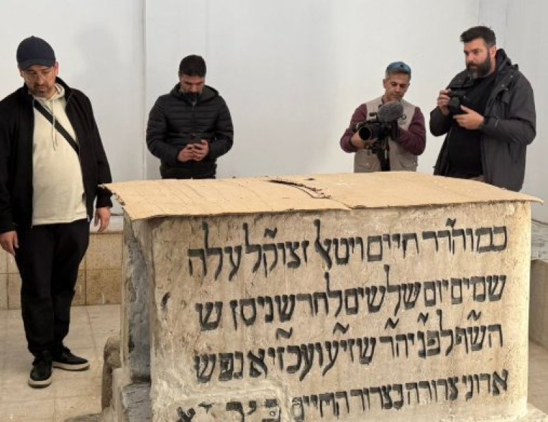רועי קייס כאן 11