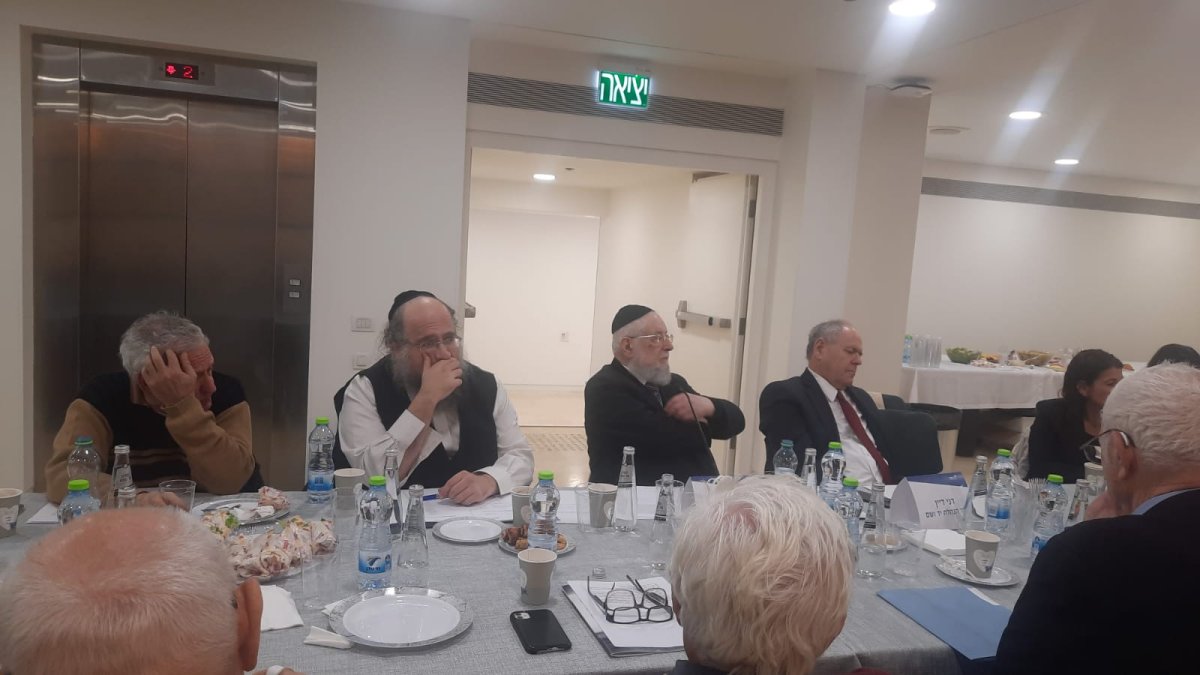 באדיבות המצלם