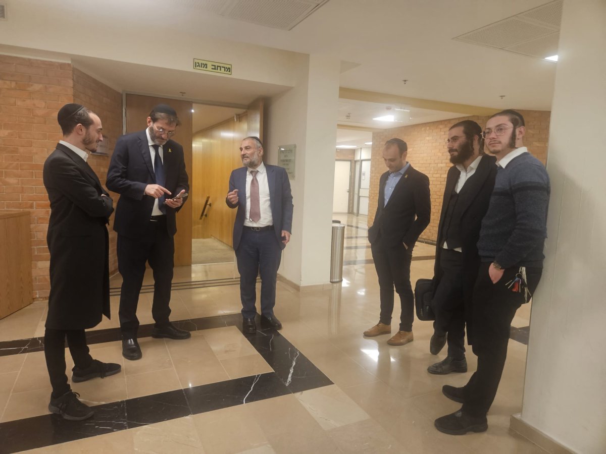 באדיבות המצלם