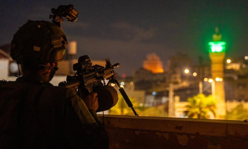 כ-90 מחבלים נעצרו והוחרמו למעלה מ-15 נשקים ביהודה ושומרון