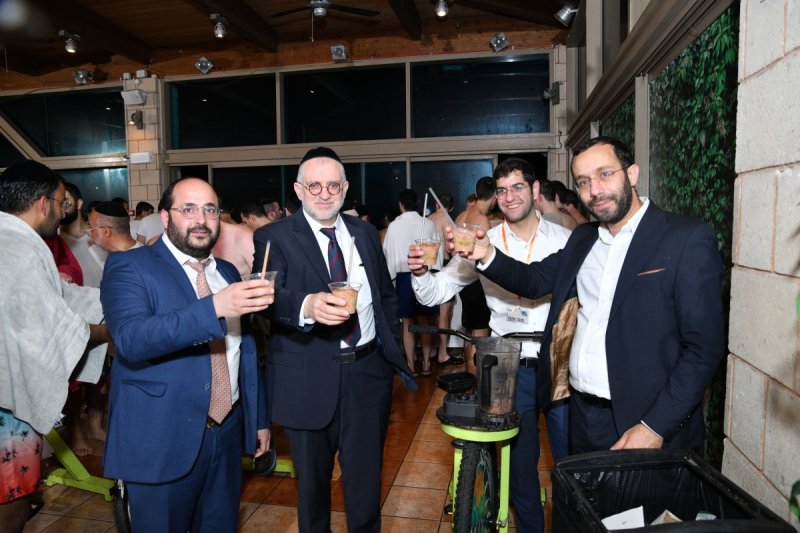באדיבות המצלם