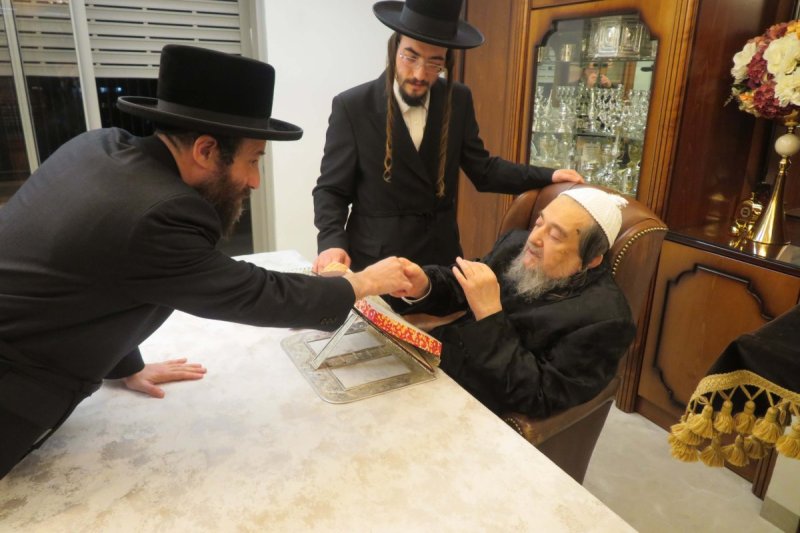 באדיבות המצלם