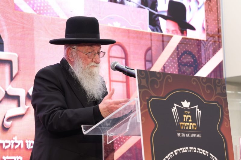 באדיבות המצלם