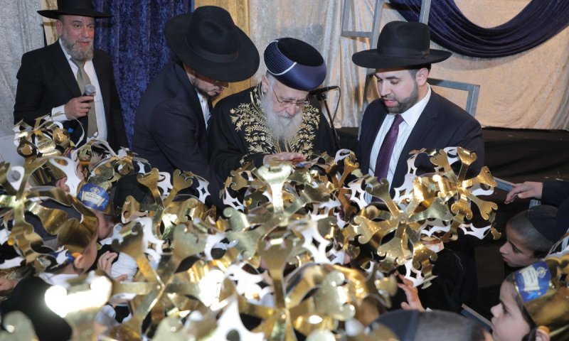נשיא המועצת בירך את הילדים של 'תפארת התלמוד' בבת ים