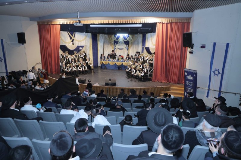 באדיבות המצלם