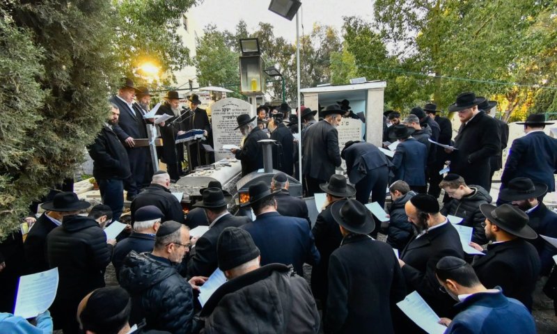 שמונה שנים להסתלקותו: המונים עלו לציון של רבי יעקב ברמת השרון