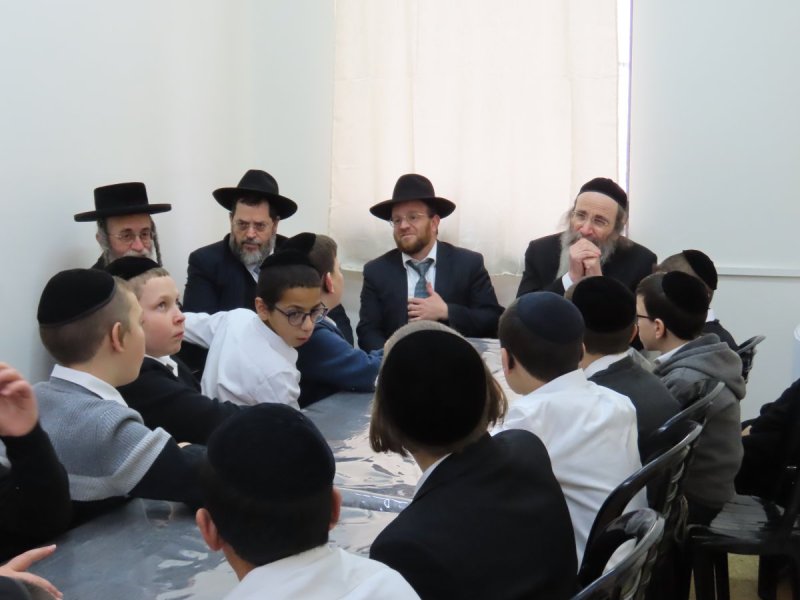 באדיבות המצלם