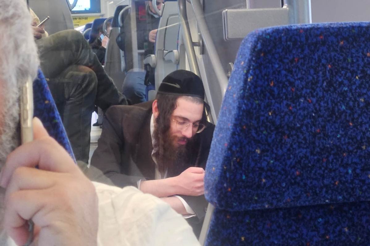 באדיבות המצלם