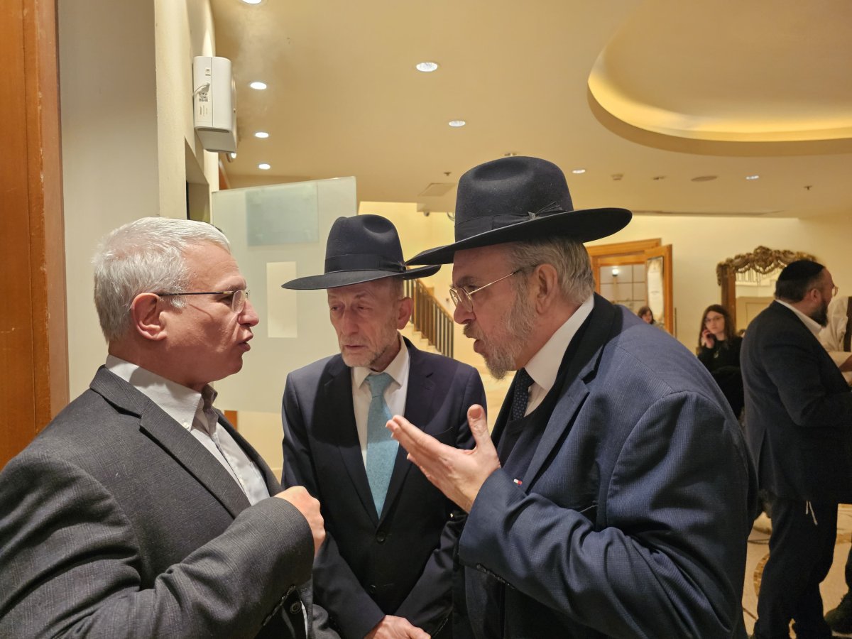 באדיבות המצלם