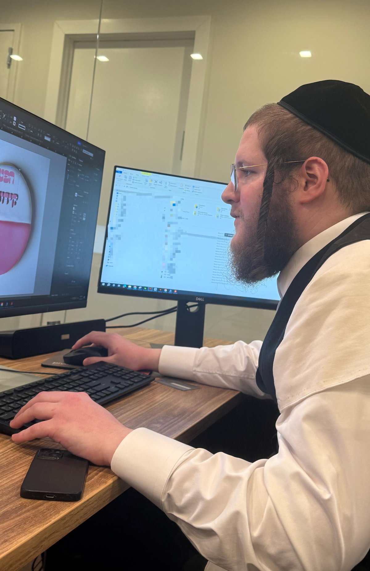 באדיבות המצלם
