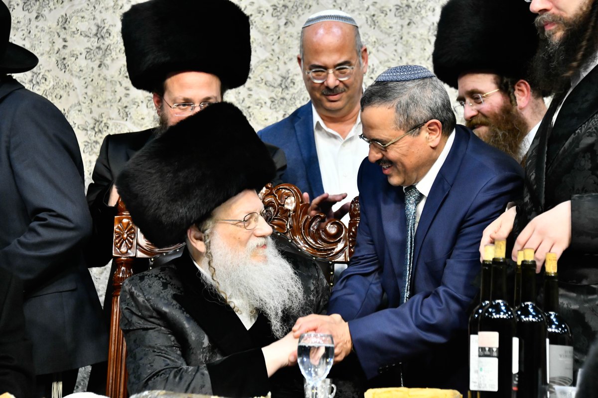 באדיבות המצלם