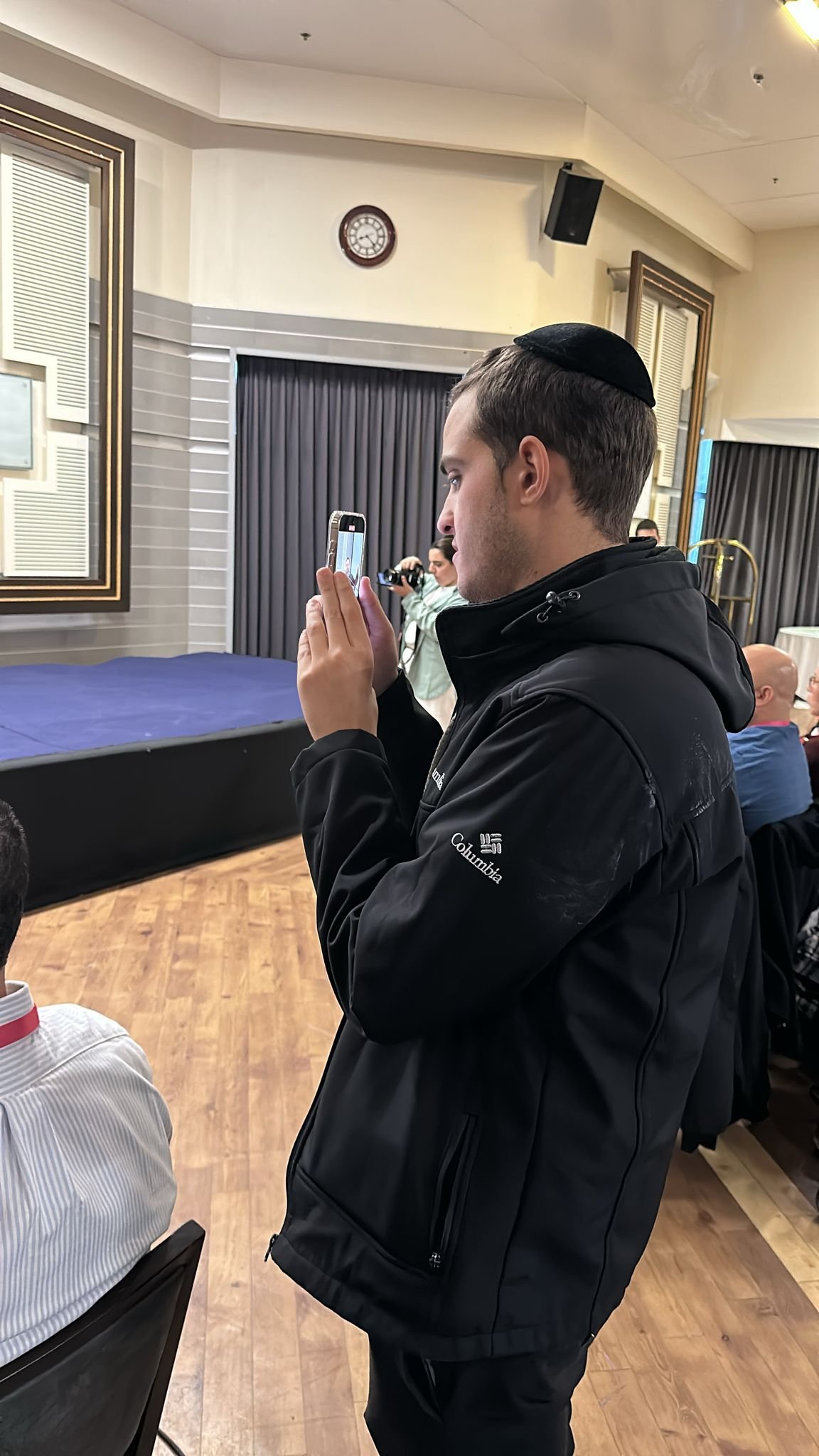 באדיבות המצלם