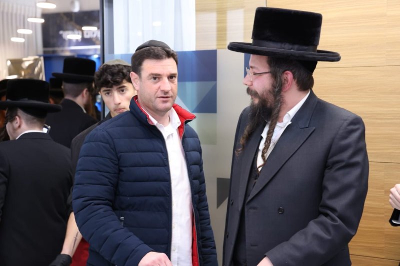 באדיבות המצלם