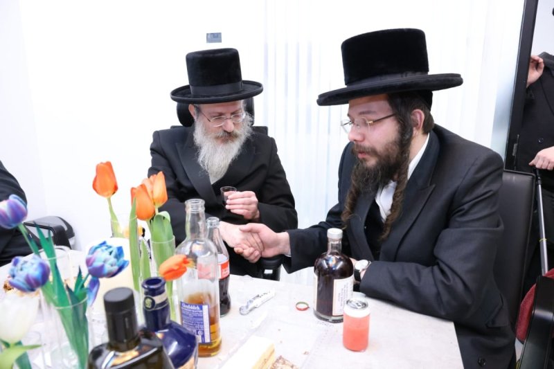 באדיבות המצלם