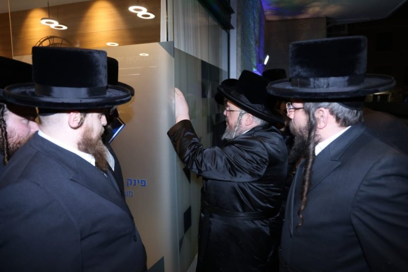 באדיבות המצלם