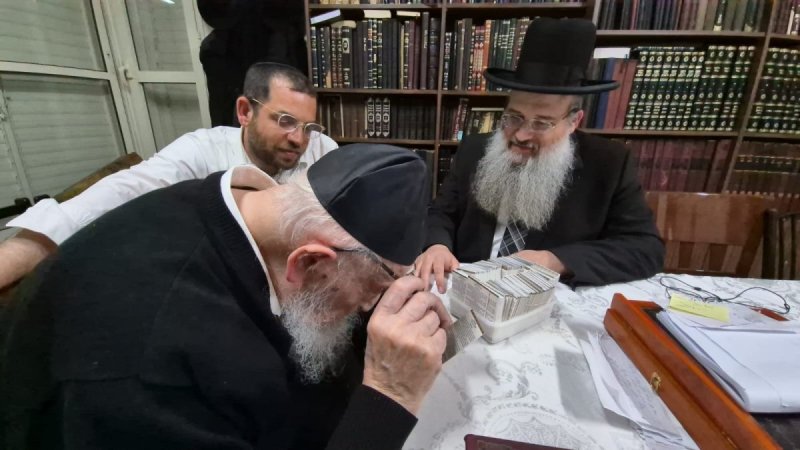 באדיבות המצלם