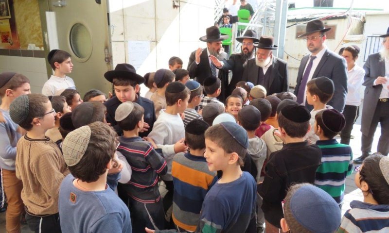 אתם בני עליה: הגר"ש מחפוד הגיע לביקור נדיר בתלמוד תורה באשדוד