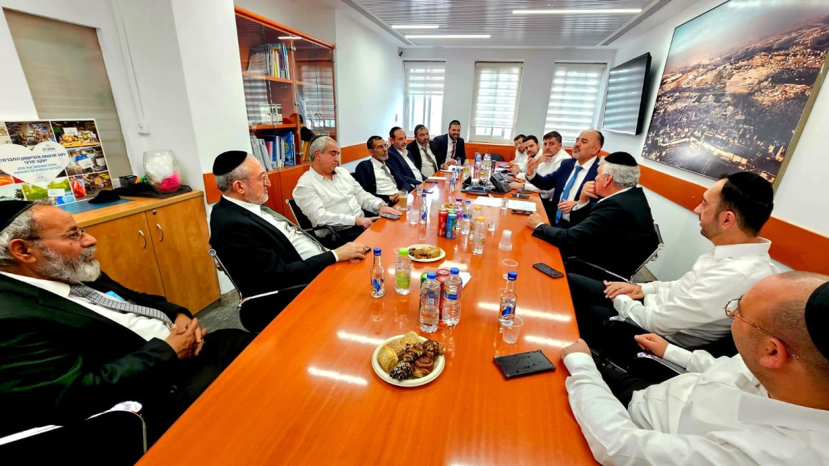 באדיבות המצלם