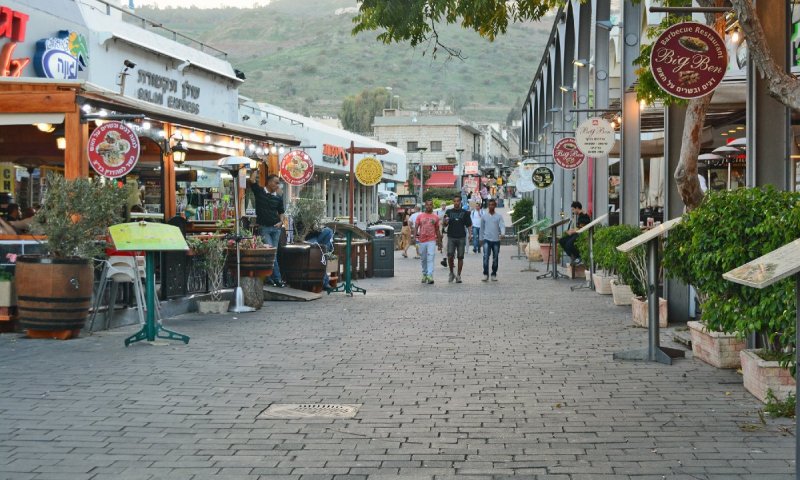 חילול השבת מתרחב - והנציגים החרדים בטבריה מבליגים ושותקים
