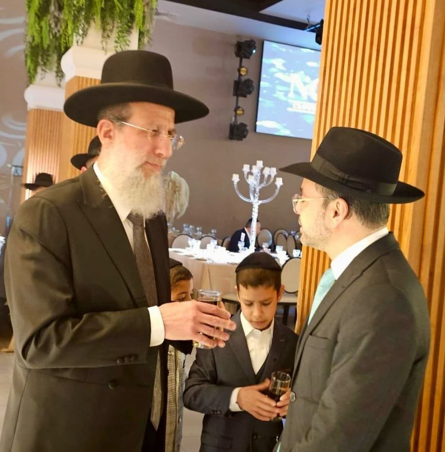 באדיבות המצלם