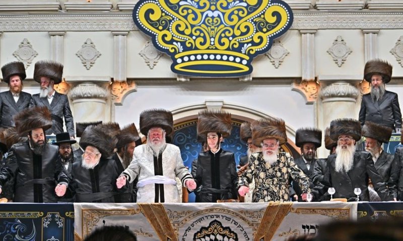 עד לפנות בוקר: ויז'ניץ ופרמישלאן חיתנו נכד בדי סיטי | תיעוד ענק