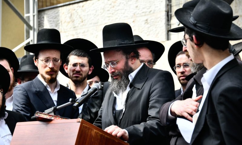 הממשיך מ'גאון יעקב' שמונה לכהן כראש הישיבה במקום אביו