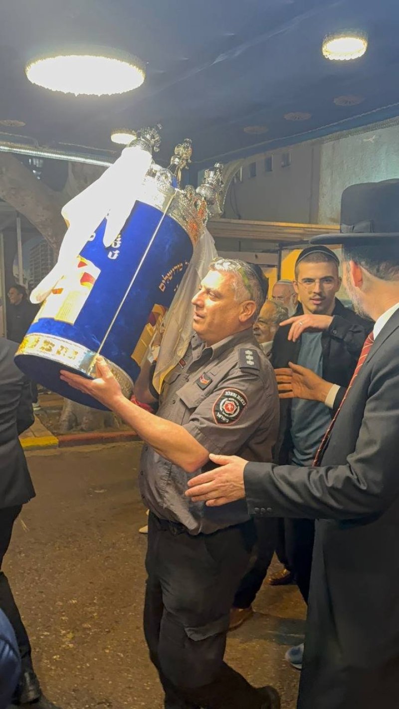 באדיבות המצלם