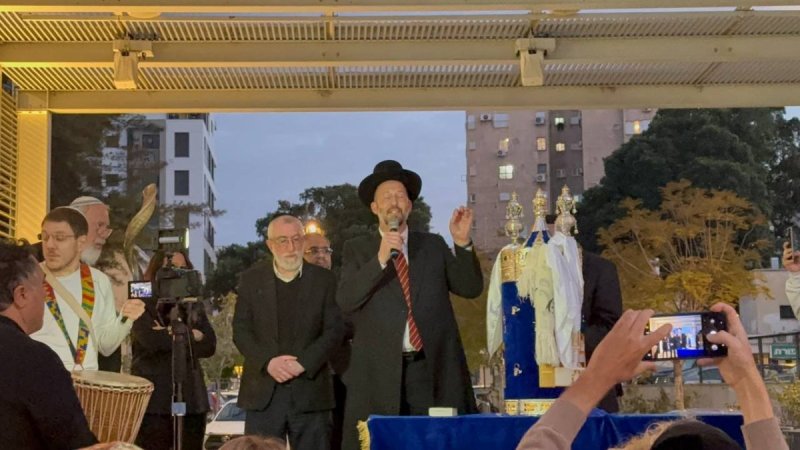 באדיבות המצלם