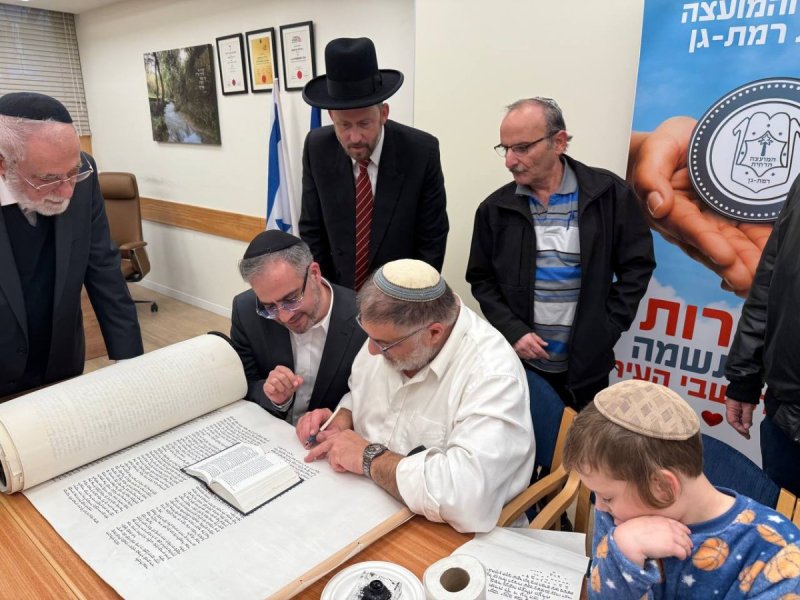 באדיבות המצלם