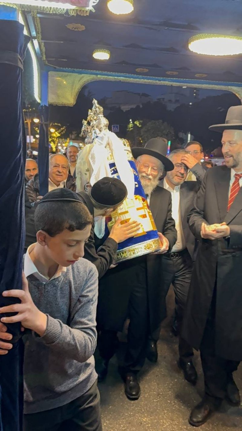 באדיבות המצלם