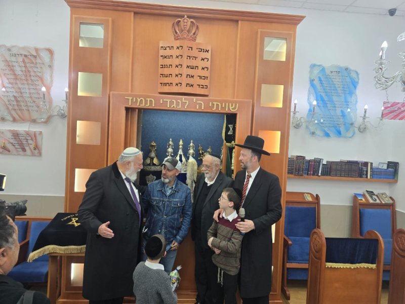 באדיבות המצלם