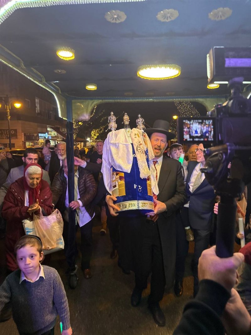 באדיבות המצלם