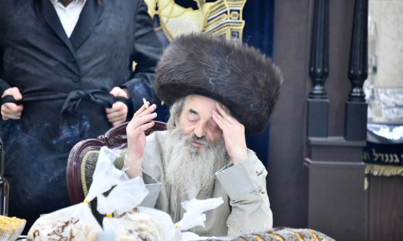 פורים ברמת לעלוב: הרבי עישן סיגריות וחילק יין וברכות