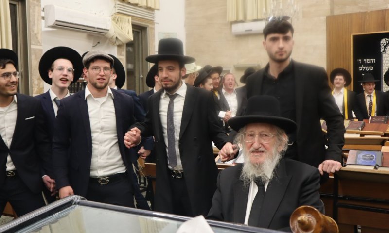 רבותינו שבדרום: פורים אצל חבר המועצת בישיבת 'שכר שכיר'