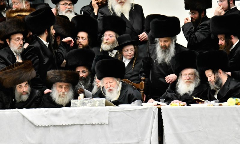תיעוד ענק מרחוב ירמיהו: טיש פורים בחצר חסידות גור