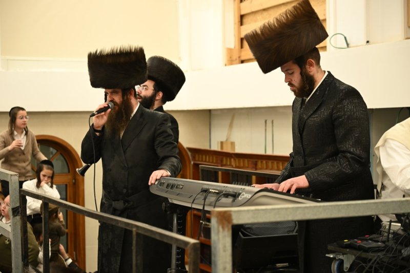 באדיבות המצלם