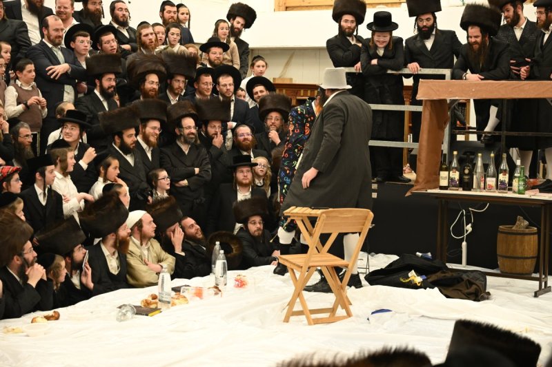 באדיבות המצלם