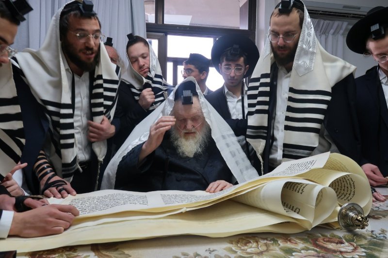 באדיבות המצלם