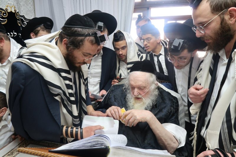 באדיבות המצלם