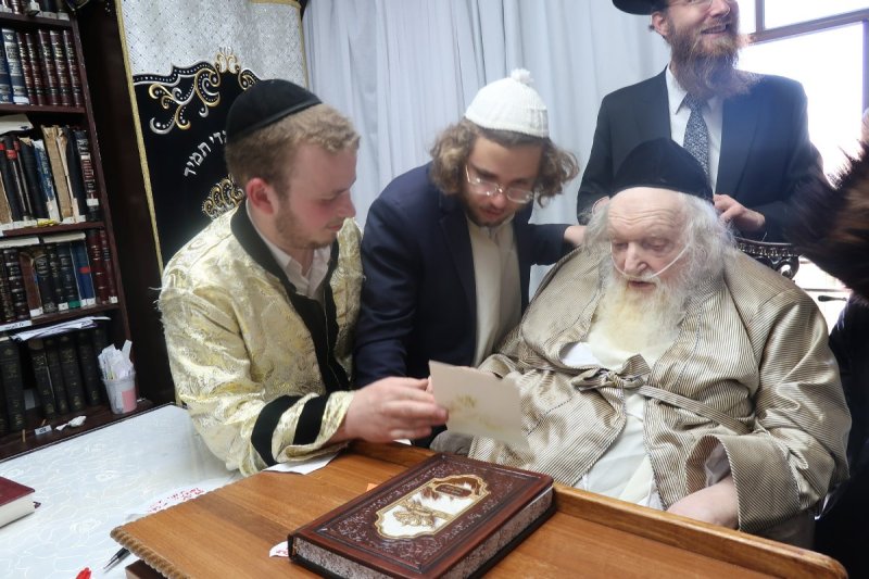 באדיבות המצלם