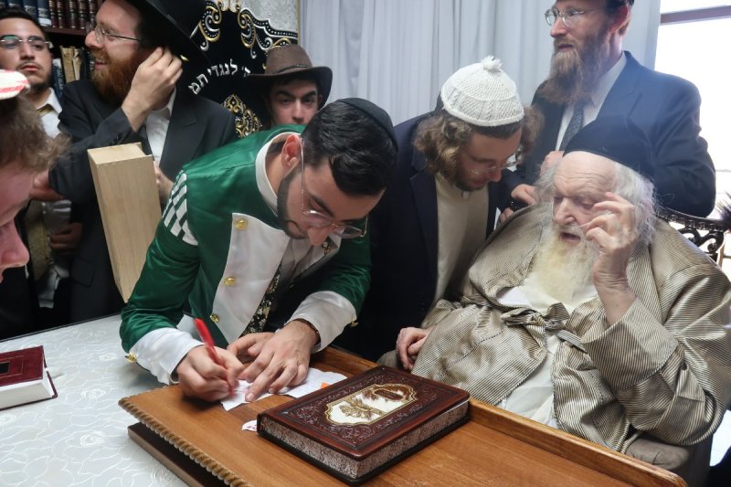 באדיבות המצלם