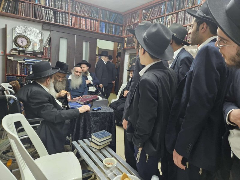 באדיבות המצלם