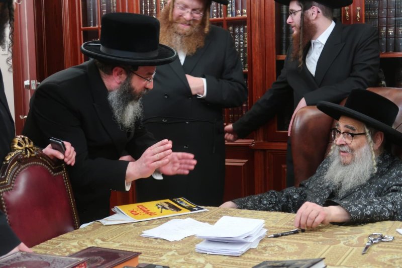 באדיבות המצלם